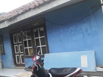 Rumah Dengan Tanah Luas Dijual Murah di UjungBerung Bandung