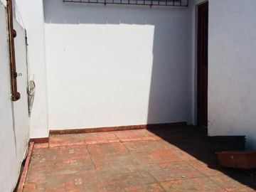 CHALET DE 4 AMBIENTES EN ZONA RESIDENCIAL - RAMOS MEJIA
