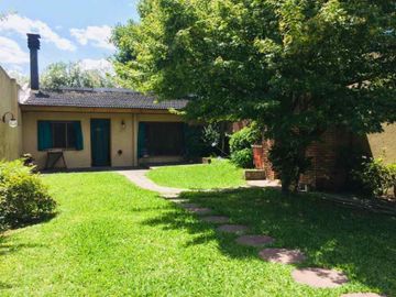 CHALET DE 4 AMBIENTES EN ZONA RESIDENCIAL - RAMOS MEJIA