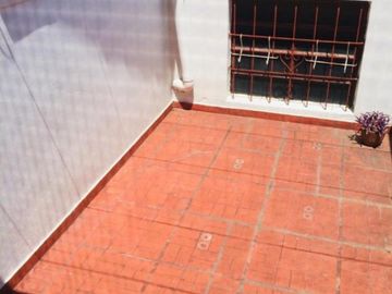CHALET DE 4 AMBIENTES EN ZONA RESIDENCIAL - RAMOS MEJIA