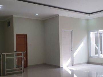 Rumah Bagus dan Strategis di Sektor 1 Bintaro 7033