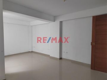 🏡 ¡Departamento de Estreno en 1er Piso con Amplio Patio! 🌿✨
Vive con comodidad y ubicación privilegiada en este moderno departamento de 70 m², ubicad