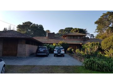 Residencia Barrio Parque en Dolores