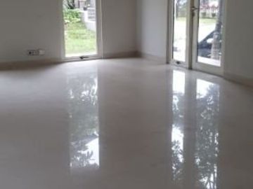 Rumah Cantik Dan Bagus Di Sektor 7 - GB 4439