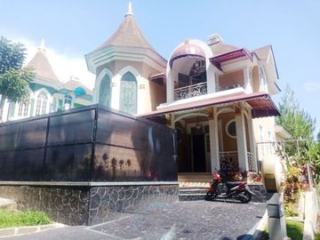 Sewa Villa di Kota Bunga Little Venice Puncak