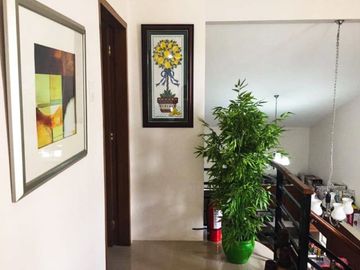 Semi-Furnished House for SALE with 3br in Hensonville Angeles City Near Sm Clark