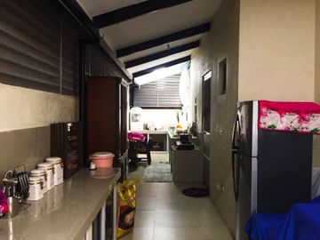 Semi-Furnished House for SALE with 3br in Hensonville Angeles City Near Sm Clark