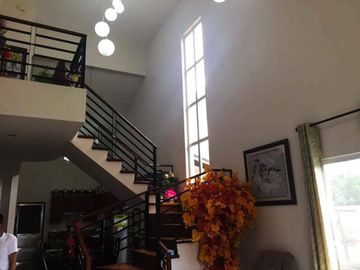 Semi-Furnished House for SALE with 3br in Hensonville Angeles City Near Sm Clark