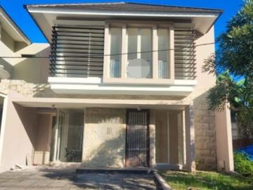 Dijual rumah di Greenhill, Citraland, Surabaya