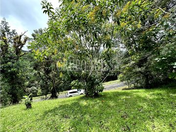 Se Vende Hermoso Terreno en Zona Alta de Altos del Maria