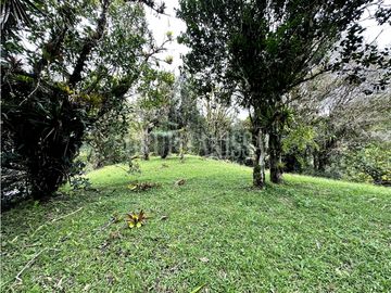Se Vende Hermoso Terreno en Zona Alta de Altos del Maria