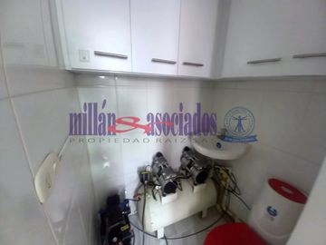 CONSULTORIO EN ARRIENDO EN AVENIDA SANTANDER