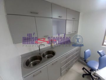 CONSULTORIO EN ARRIENDO EN AVENIDA SANTANDER