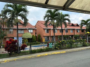 casa en venta en prados del limonar. Cod V16708