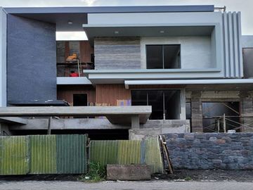 Rumah MEWAH LUX Waterfront Citraland dkt Graha Famili Pakuwon Indah BDG
