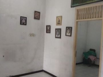 Rumah Pinggir jalan Raya Gondang Sine, Kedungbanteng, Gondang, Kabupaten Sragen, Jawa Tengah, cocok untuk usaha