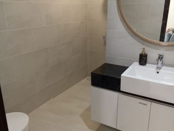 Rumah Cantik Modern, Virya Semanan Jakarta Barat