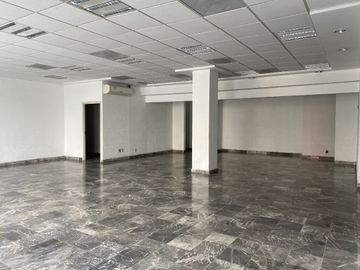 Ideal oficinas dentro de la zona industrial de Civac