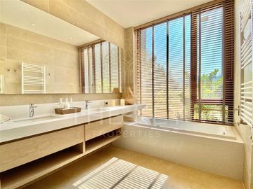 Departamento en venta de 3 dorm. en Las Condes