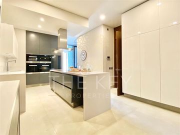 Departamento en venta de 3 dorm. en Las Condes