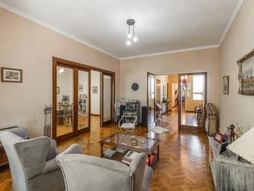 Venta Departamento Impecable Luminoso 4 Ambientes Dependencia Baulera  Barracas