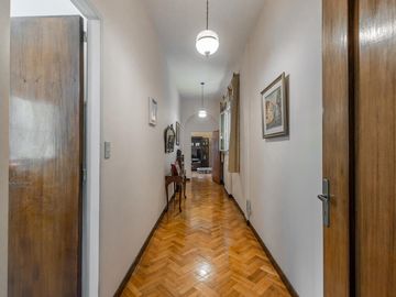 Venta Departamento Impecable Luminoso 4 Ambientes Dependencia Baulera  Barracas