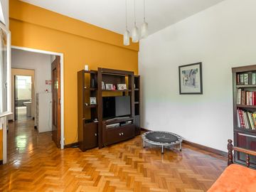 Venta Departamento Impecable Luminoso 4 Ambientes Dependencia Baulera  Barracas