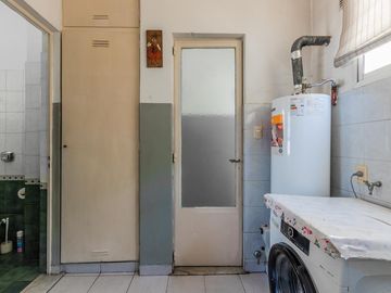 Venta Departamento Impecable Luminoso 4 Ambientes Dependencia Baulera  Barracas