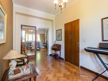 Venta Departamento Impecable Luminoso 4 Ambientes Dependencia Baulera  Barracas