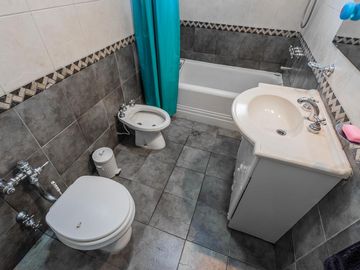 Venta Departamento Impecable Luminoso 4 Ambientes Dependencia Baulera  Barracas