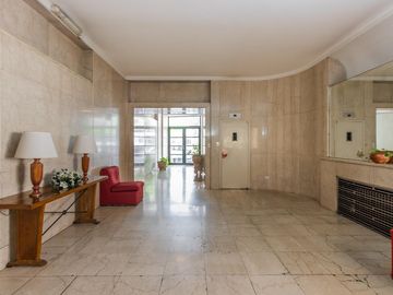 Venta Departamento Impecable Luminoso 4 Ambientes Dependencia Baulera  Barracas