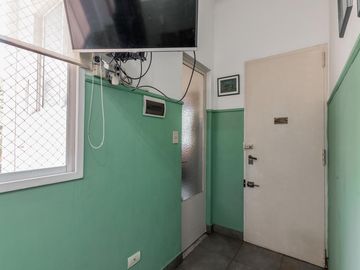 Venta Departamento Impecable Luminoso 4 Ambientes Dependencia Baulera  Barracas