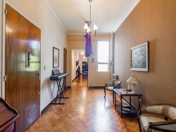 Venta Departamento Impecable Luminoso 4 Ambientes Dependencia Baulera  Barracas