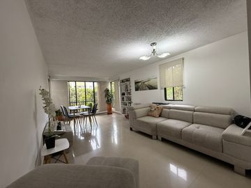 apartamento en venta en multicentro. Cod V4997