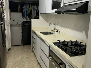 apartamento en venta en multicentro. Cod V4997