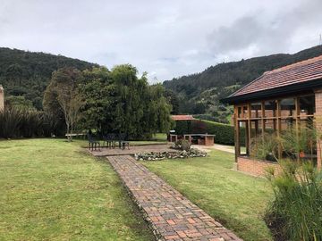Arriendo Casa Vía La Calera De 530 M2 condominio cerrado y vigilado