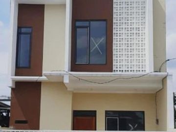 aisah cluster 2 lantai desain kekinian pamulang