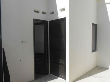 Rumah 2 lantai baru siap huni di belakang polsek cinere