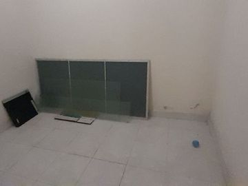 Dijual tanah kecil bonus bangunan rumah tua lokasi semat
