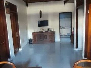 Dijual tanah kecil bonus bangunan rumah tua lokasi semat