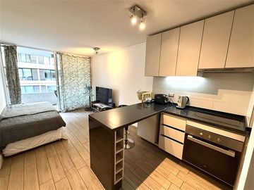 Departamento en venta de 1 dorm. con 1E y 1B en Las Condes