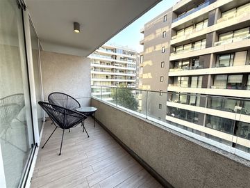 Departamento en venta de 1 dorm. con 1E y 1B en Las Condes