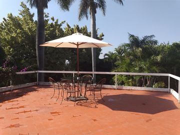Impecable Residencia con gran terreno Exclusivo fraccionamiento con vigilancia.
