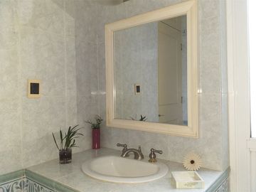 Impecable Residencia con gran terreno Exclusivo fraccionamiento con vigilancia.