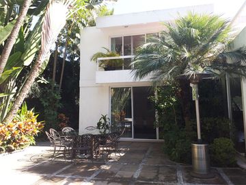 Impecable Residencia con gran terreno Exclusivo fraccionamiento con vigilancia.