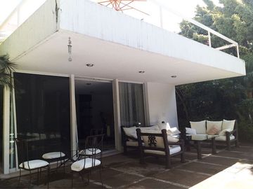 Impecable Residencia con gran terreno Exclusivo fraccionamiento con vigilancia.