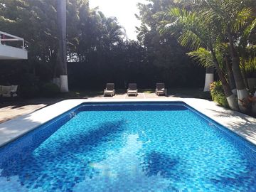 Impecable Residencia con gran terreno Exclusivo fraccionamiento con vigilancia.
