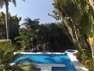 Impecable Residencia con gran terreno Exclusivo fraccionamiento con vigilancia.