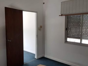Departamento Tipo Casa en venta en Caseros