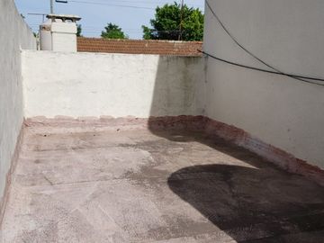 Departamento Tipo Casa en venta en Caseros